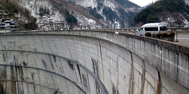 �ސ�n�_���E���쌧���{�s���ܓސ�n�E����Ɍ��݂��ꂽ�A�[�`���R���N���[�g�_��